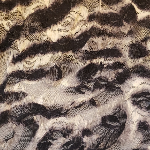 Off shoulder sheer top - Picture 4 of 8